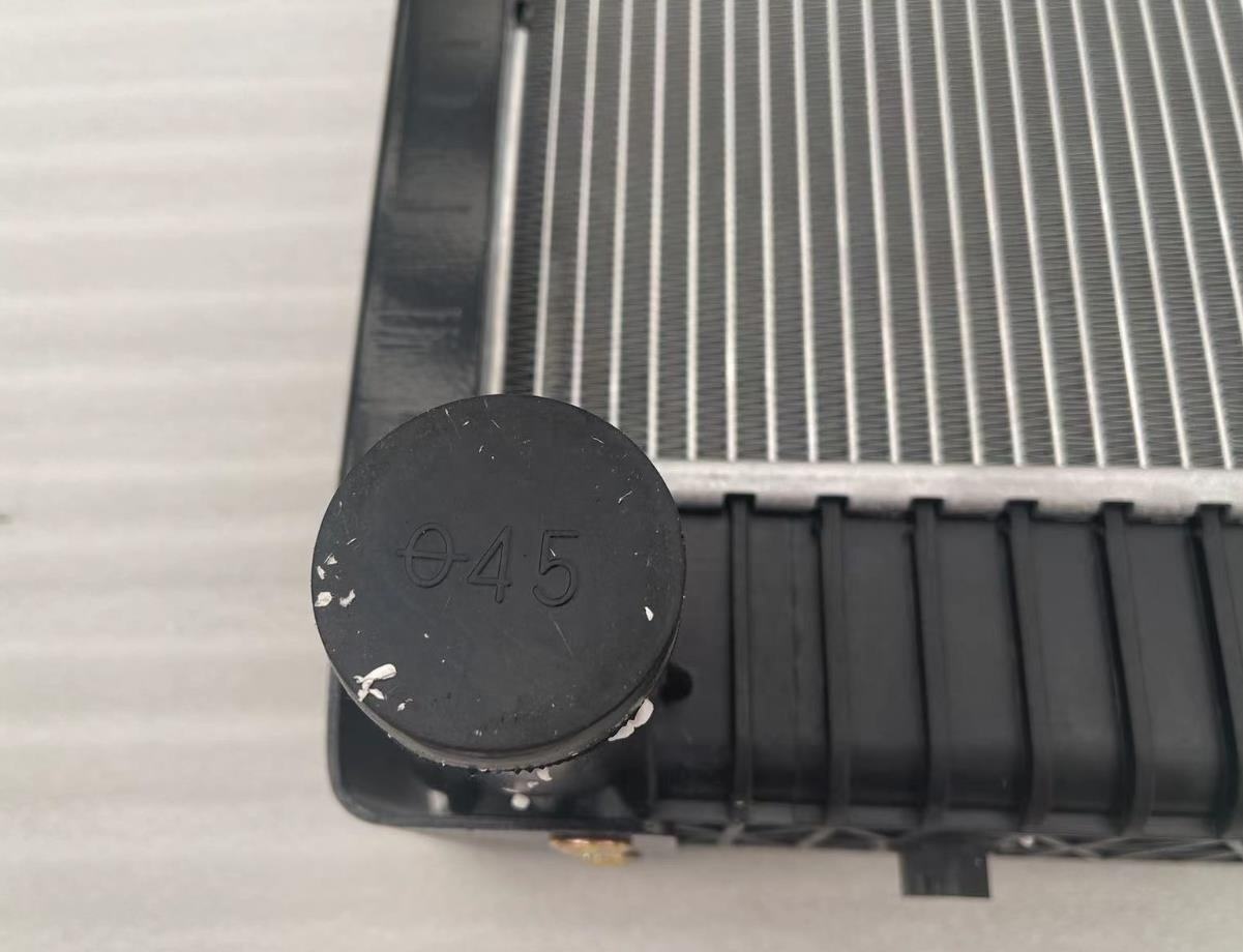 مونتاژ رادیاتور آلومینیومی Shacman Delong F3000 Aolong DZ9112532888 B